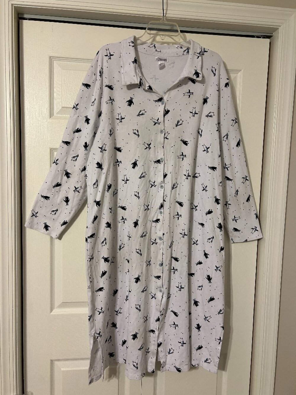 THE VERMONT COUNTRY STORE Sz 3X White w/ Blue & Black Penguins Nightgown Nightie